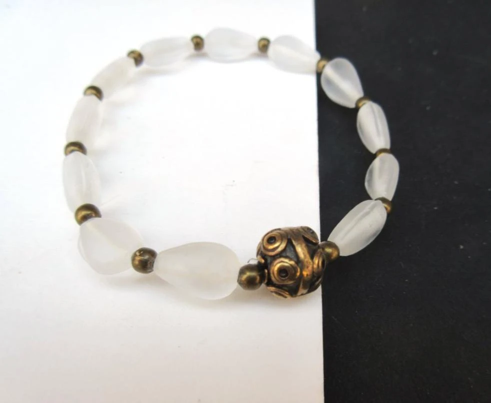 Unisex shabby chic bracelet with glass paste beads.. – photo 5